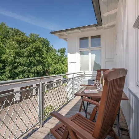 Apartamento Waldhaus Gertrud, App 04a - Mit Zwei Balkonen *